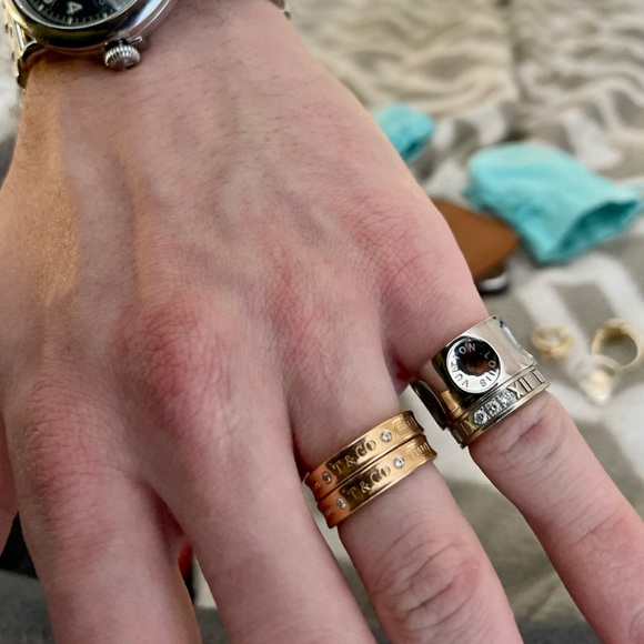 LOUIS VUITTON “Empriente” Ring, Size 4.75, 18k White Gold (Retails for $3,400) - Picture 8 of 9